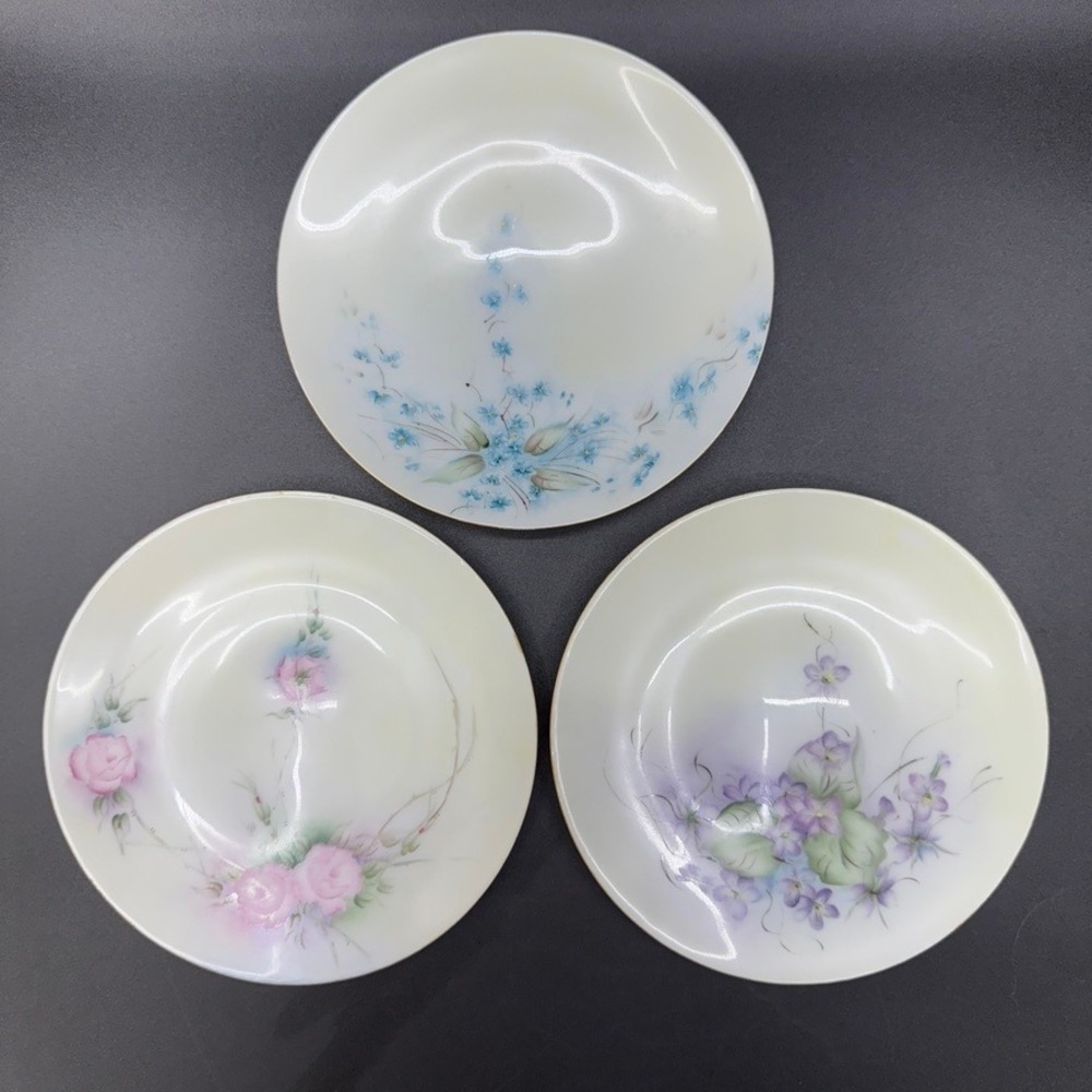 Antique Hand Painted Porcelain Plates Bavaria Set of 3 Floral Rose Violets‎